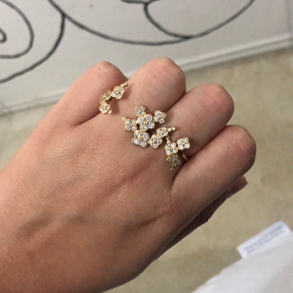 Henri Bendel flower double ring